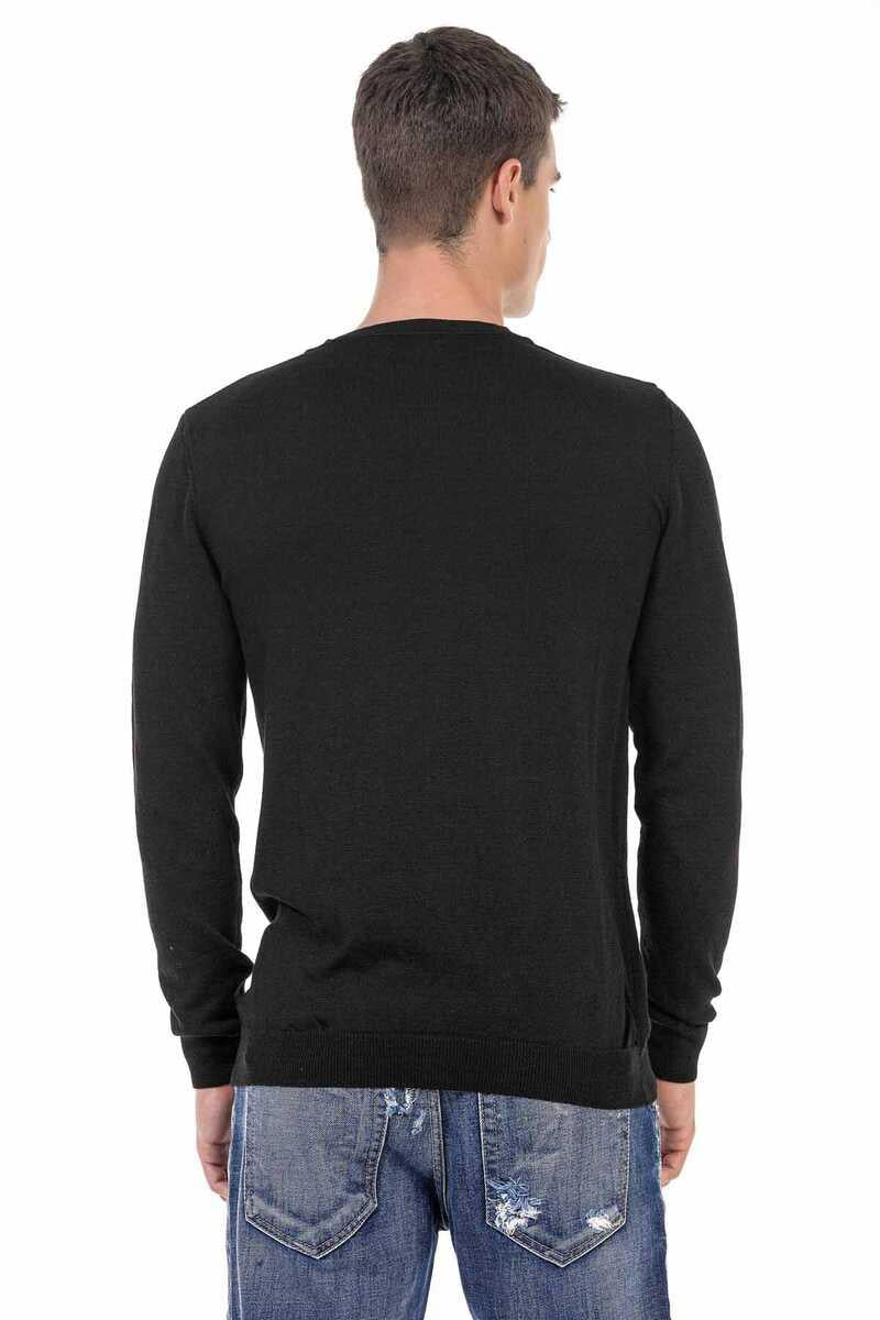 CP242 Men's V-Neck Sweater – Modern and Stylish