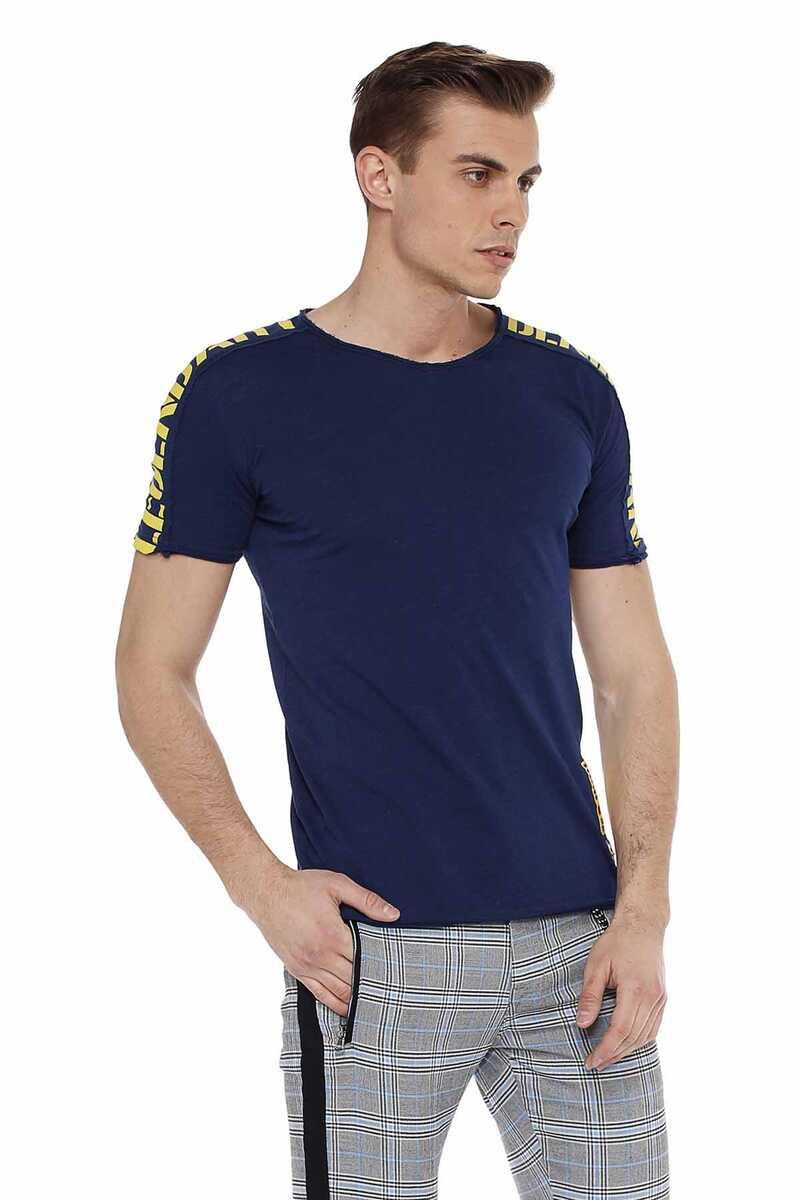 CT524 Printed V-Cut Collar Slim Fit Men's T-Shirt