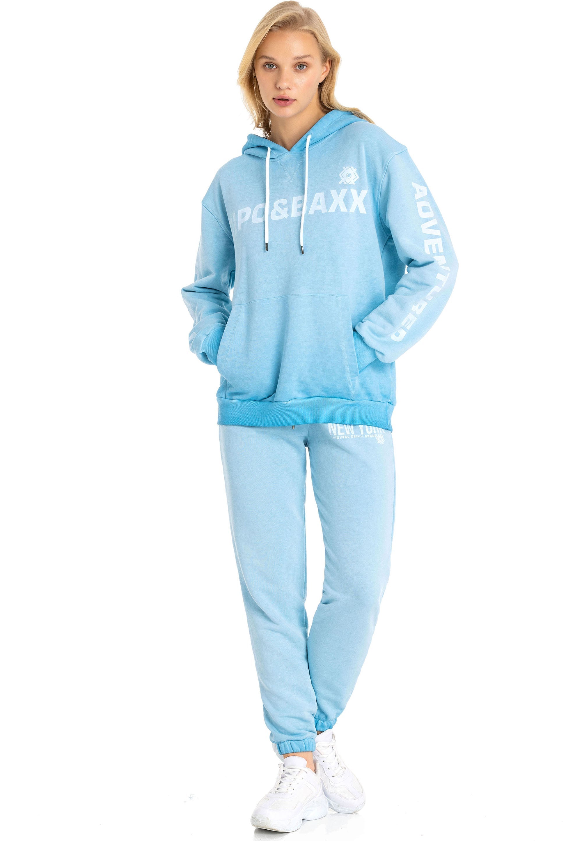 WLR148 Jogging Suit