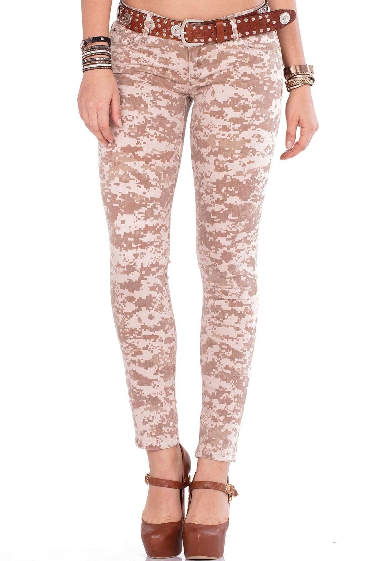 CBW0521 Low-Rise Women's Camo Pants