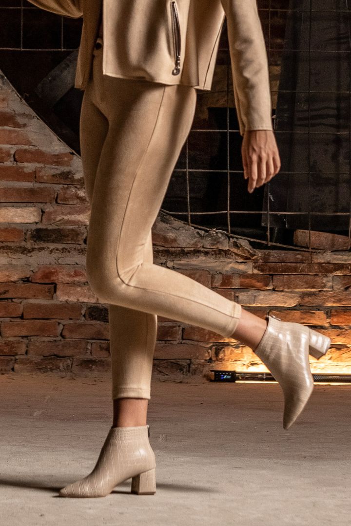 WD486 Suede Women's Leggings